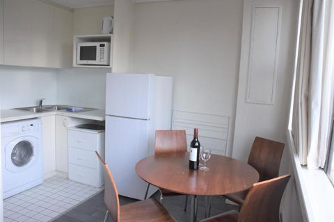 Accommodation Sydney CBD - Hyde Park Plaza Park View 38 College Street Studio Apartment - Phillip Island Accommodation 4