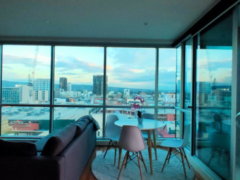 Adelaide Central Skyline Panoramic Suite - Phillip Island Accommodation 4