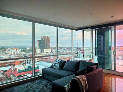 Adelaide Central Skyline Panoramic Suite - Phillip Island Accommodation 0