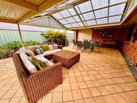 Adelaide Hills 4 Bed Home Near Hahndorf Mt Barker - Phillip Island Accommodation 3