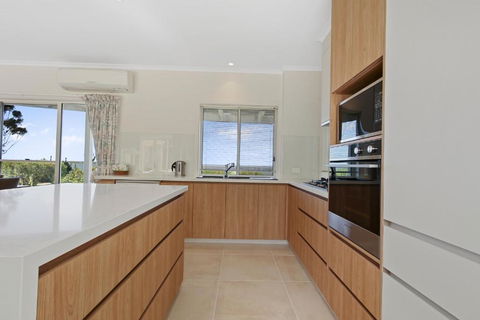 Aegina - Phillip Island Accommodation 3