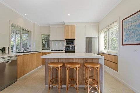 Aegina - Phillip Island Accommodation 2