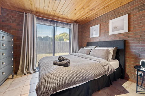 Affordable GEM In The Heart Of Inverloch - Phillip Island Accommodation 4