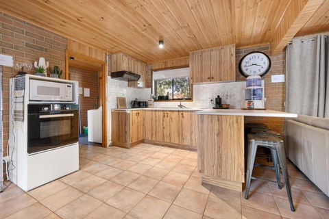 Affordable GEM In The Heart Of Inverloch - Phillip Island Accommodation 2