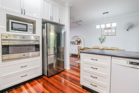 Agnes Bliss - Stunning, Centrally Located Four-Bedroom Beach House - Phillip Island Accommodation 4