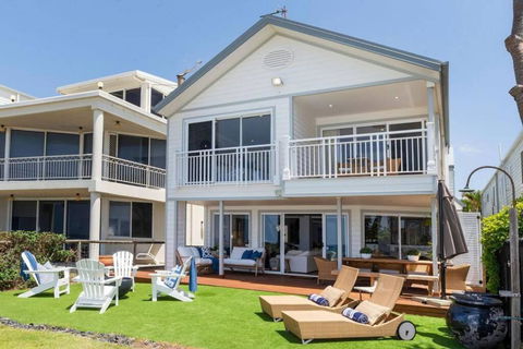 Absolute Beachfront Family Size Home - Phillip Island Accommodation 1