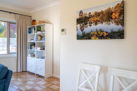 Alderwood Cottage - Cottage W Gorgeous Dam Views! - Phillip Island Accommodation 1