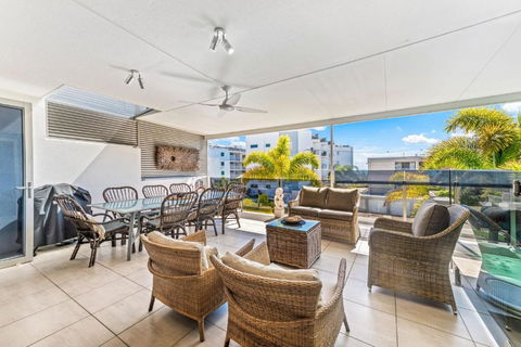 Alex Beach House, 100 Steps To The Sand, With Ocean Views - Phillip Island Accommodation 1