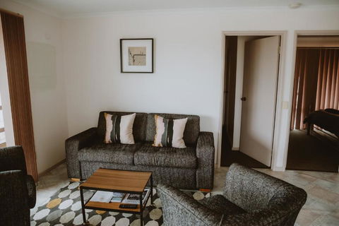 Alkoomi Chalets - Phillip Island Accommodation 2