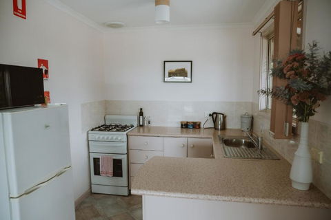 Alkoomi Chalets - Phillip Island Accommodation 3