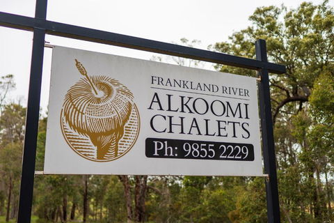 Alkoomi Chalets - Phillip Island Accommodation 4