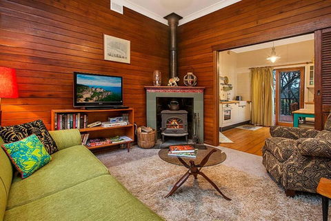 Allambee Cottage - A Place Of Rest - Phillip Island Accommodation 0