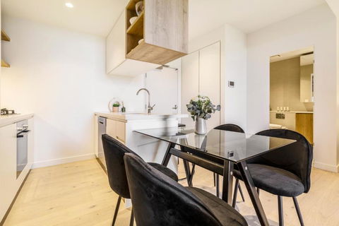 Alluring Oasis In The Heart Of South Melbourne - Phillip Island Accommodation 2