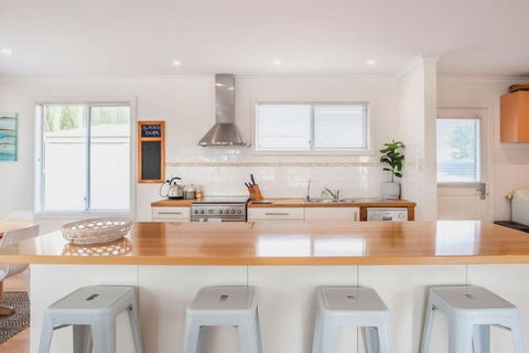 Almonta Escape - COFFIN BAY - Perfect For Couples Or Families - Phillip Island Accommodation 0