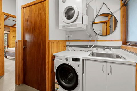 Alpine Creek House And Cabin - Phillip Island Accommodation 4