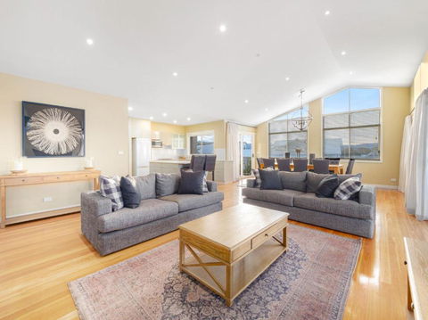 Alpine Retreat 107A Gippsland Street - Phillip Island Accommodation 1