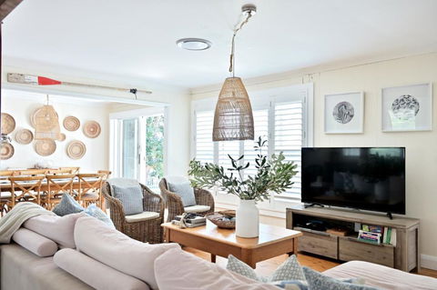 Amanzi Beach House - Just 10m To Collingwood Beach! - Phillip Island Accommodation 0