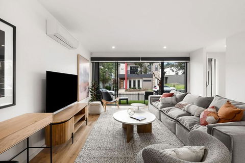 Anchorage Villa - Pet Friendly Marina Townhouse By The Beach - Phillip Island Accommodation 3