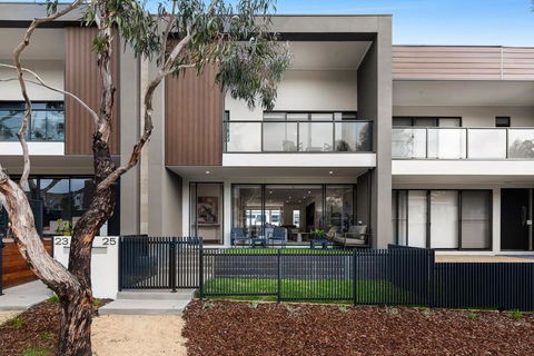 Anchorage Villa - Pet Friendly Marina Townhouse By The Beach - Phillip Island Accommodation 0