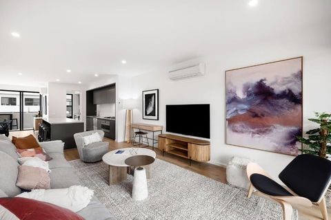 Anchorage Villa - Pet Friendly Marina Townhouse By The Beach - Phillip Island Accommodation 1