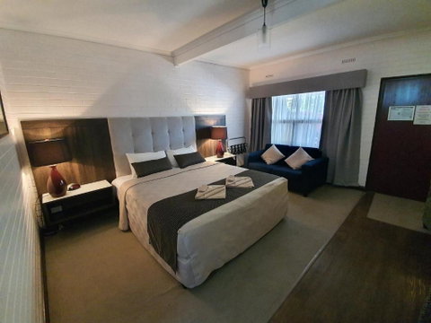 Angaston Vineyards Motel - Phillip Island Accommodation 1