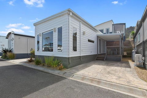 Anlyn Seaside Cabin - Phillip Island Accommodation 3