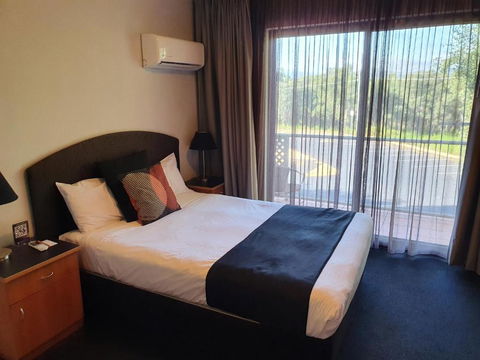 Alpha Hotel Canberra - Phillip Island Accommodation 2