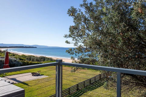 Aqua Beachfront - Pet Friendly - 2 Mins Walk To Beach - Phillip Island Accommodation 0