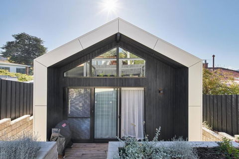 Architectural Brilliance - Sandy Bay - Phillip Island Accommodation 1