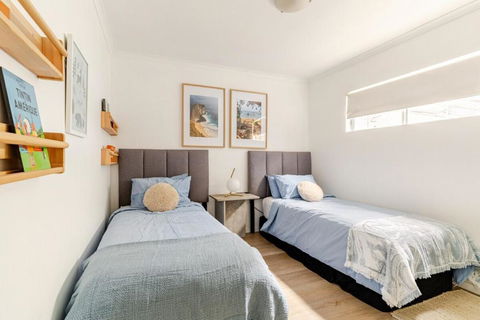 Artist Retreat With HUGE Entertaining Balcony - Phillip Island Accommodation 3