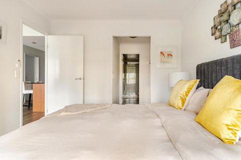 Artist Retreat With HUGE Entertaining Balcony - Phillip Island Accommodation 4