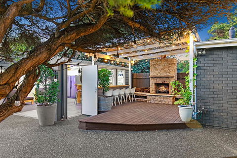 Aspendale Beach House - Phillip Island Accommodation 0