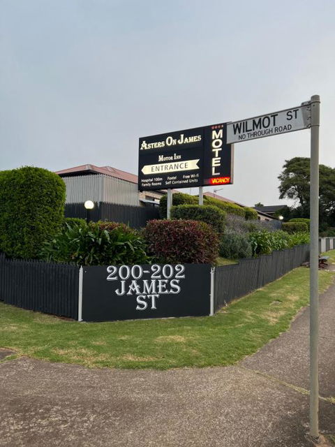 Asters On James Motor Inn - Phillip Island Accommodation 1