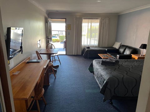 Asters On James Motor Inn - Phillip Island Accommodation 2