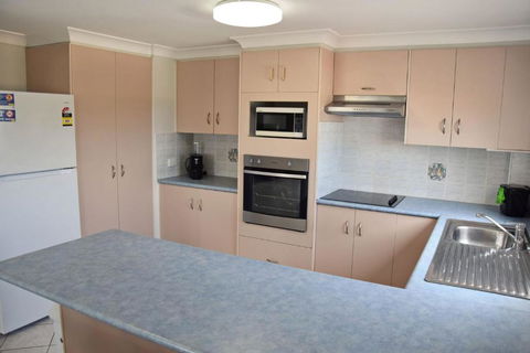 Astor Apartment 2 - Bring Your Own Linen - Phillip Island Accommodation 4