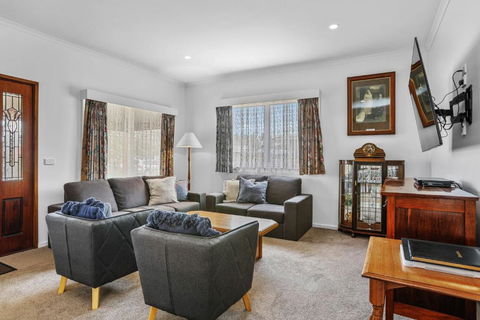 Aunty Wins - Phillip Island Accommodation 1