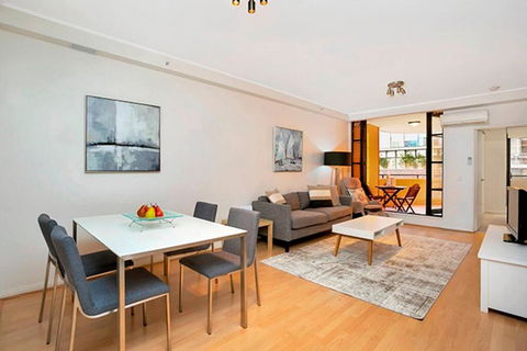 AX301 - Located In The Heart Of North Sydney - Phillip Island Accommodation 0