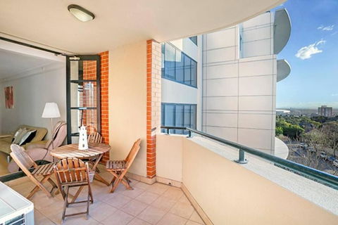 AX301 - Located In The Heart Of North Sydney - Phillip Island Accommodation 1