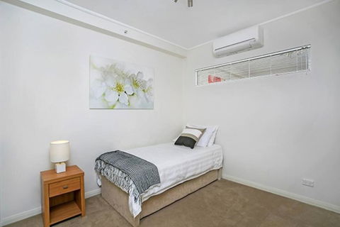 AX301 - Located In The Heart Of North Sydney - Phillip Island Accommodation 2