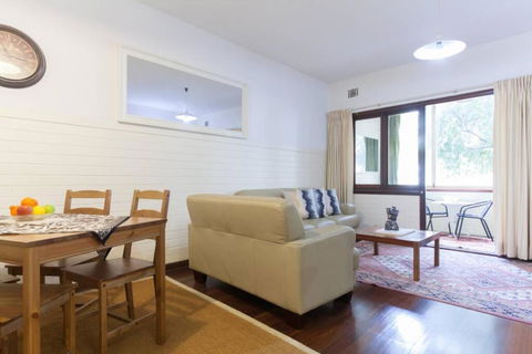 B2 Crawley Apartment 1 BRM & Sleepout Near UWA - Phillip Island Accommodation 1