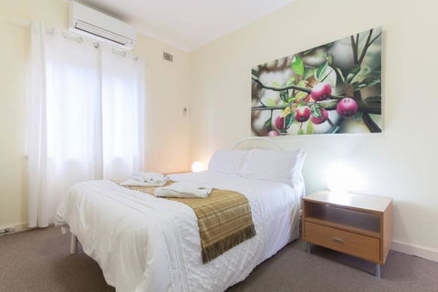 B5 Crawley Apartment 1 BRM & Sleepout Near UWA - Phillip Island Accommodation 1
