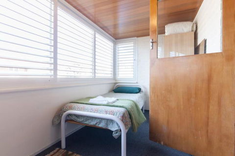B8 Crawley Apartment 1 BRM & Sleepout Near UWA - Phillip Island Accommodation 4