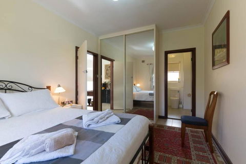 B9 Crawley Apartment 1 BRM & Sleepout Near UWA - Phillip Island Accommodation 0