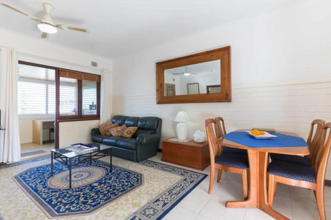 B9 Crawley Apartment 1 BRM & Sleepout Near UWA - Phillip Island Accommodation 2