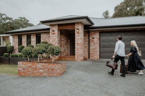 BADGER HOUSE - 4 Bed, 4 Bath, Stunning Entertainer Plus Fire - Phillip Island Accommodation 1