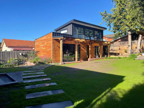 BALMORAL VILLA - Phillip Island Accommodation 0