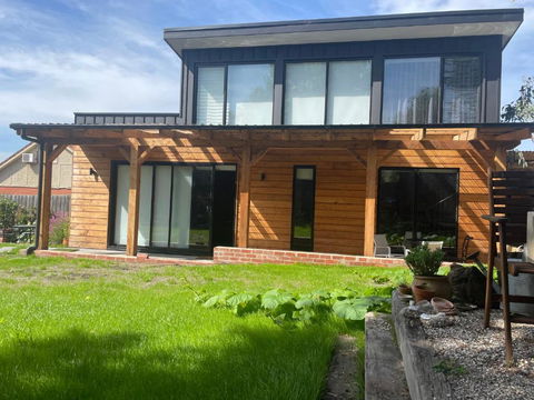 BALMORAL VILLA - Phillip Island Accommodation 1
