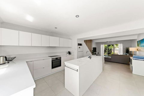 BARBADOS Ultimate Laid-back Holiday - Flat Stroll To River - Phillip Island Accommodation 4
