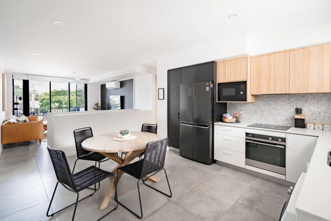 BARRA Coolum Beach Family Escape 5 Min To Waves - Phillip Island Accommodation 1