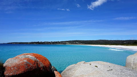 BAY OF FIRES BEACH SHACK Ocean Views From A Modern Beachhouse - Phillip Island Accommodation 3